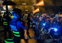 Manifestantes costaricenses trataron de impedir la salida de diputados en la Asamblea costa rica