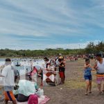 Veraneantes disfrutan vacaciones de Semana Santa en la Laguna de Xiloá nicaragua
