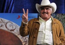 Hijo de Vicente Fernández lo defiende tras escándalo del «hígado gay» vicente fernandez