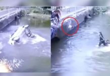 Lanza a su hijo contra un puente para salvarlo tras caer su auto al agua india