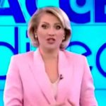 Sin ropa y con un ladrillo, mujer irrumpe en noticiario y ataca a conductora rumania