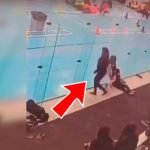 Chica se golpea tres veces la cabeza al intentar pasar por puerta de cristal mar del plata