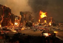 Fuertes vientos avivan grandes incendios en California estados unidos