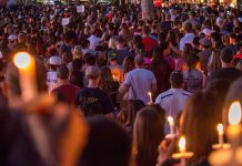 EE.UU: Miles asisten a vigilia por las víctimas de tiroteo en Florida (FOTOS) estados unidos