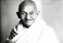 En el Dia Internacional de la No Violencia rinden homenaje a Mahatma Gandhi india