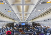 Varios pasajeros de un avión hospitalizados por olor a «calcetines sucios» estados unidos