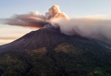 Costa Rica: Volcán Turrialba registra erupción y ceniza llega a San José costa rica