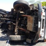 Explosión de llanta provoca que camión termine volcado en Tipitapa nicaragua