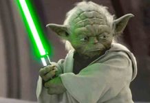 Así luce el actor que da vida a Yoda en Star Wars cine