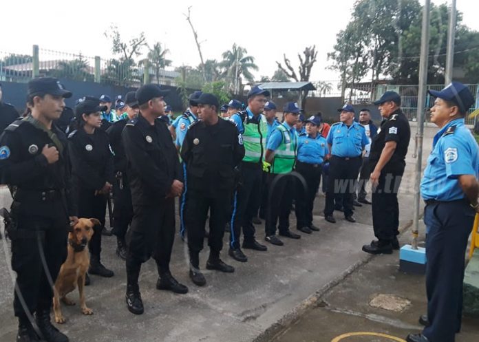 zelaya-policia-diciembre-1 nicaragua