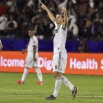 «Ibra» anota hat trick perfecto en Derby angelino ibrahimovic