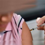 Qué hay que tener en cuenta para viajar a países con brotes de gripe aviar y fiebre amarilla