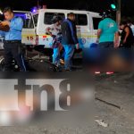 Motociclista se estrella contra taxi, al tirarse la luz roja de un semáforo nicaragua, managua, accidente de transito, lesionados,