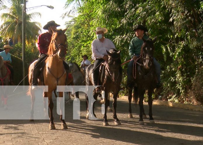 nicaragua, ticuantepe, Virgen de La Cruz, hipica,