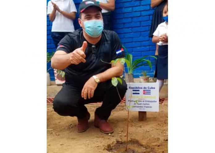 14 nicaragua, embajador de cuba, mined, siembra de arboles