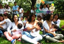Guatemala: Orgullosas sacan pecho y amamantan en público