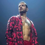 ¡Súper hot! Maluma eleva la temperatura al mostrar su torso desnudo