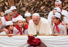 El papa celebró su cumpleaños 81 y llama al mundo a ser feliz