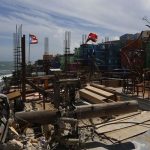 Transforman escombros en adornos navideños en Puerto Rico