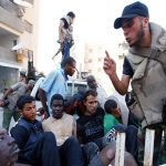 La violación masculina: «Violar al prójimo para no morir» es el nuevo instrumento de guerra en Libia