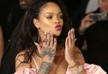 Salen a la luz sus fotos inéditas de Rihanna en topless