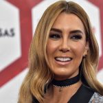 Tachan de «vulgar» a Elizabeth Gutiérrez por foto en bikini con las piernas abiertas