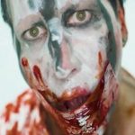 Marilyn Manson presenta un nuevo video musical a pura sangre y violencia