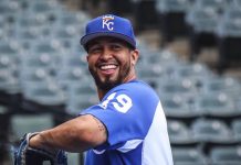 Cheslor conecta hit en derrota de Royals en Chicago