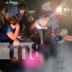 Pareja es catapultada por un taxi en el sector de ENABAS, Managua