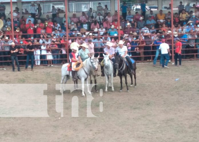 nicaragua, teustepe, monta de toros, santa rita de casia,