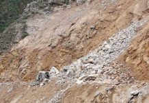 Alud sepulta furgoneta y deja 3 muertos y un desaparecido en Perú
