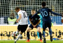 Podolski se despide con gol del triunfo ante Inglaterra