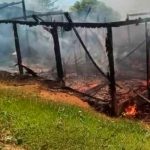 Queman casa de una lideresa indígena en la Amazonía brasil, amazonia, quema, casa, lider indigena,