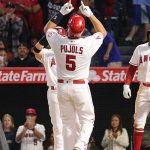 Pujols pega jonrón 599 y Angelinos ganan 9-3 a Bravos