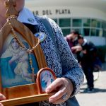 Homenajean con rezos a 44 tripulantes de submarino desaparecido