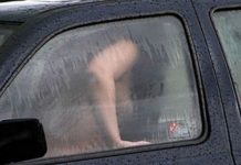 Quinceañera muere intoxicada mientras tenía sexo en un auto