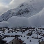 Dos aludes causan 2 muertos en los Alpes franceses