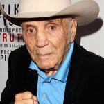 Púgil LaMotta, inmortalizado en el cine, muere a los 95 años