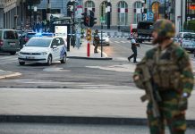 Policía abate a hombre tras explosión en estación de trenes de Bruselas