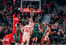 Butler guía a Bulls en victoria sobre Celtics