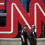 Tres periodistas de CNN dimiten tras retractarse de historia sobre Rusia