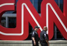 Tres periodistas de CNN dimiten tras retractarse de historia sobre Rusia