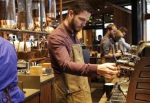 Investigan a cafeterías del Reino Unido por bacterias fecales
