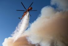 Vientos huracanados propagan los incendios del sur de California