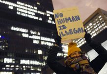 Miles protestan contra Trump en el 1° de Mayo en Chicago