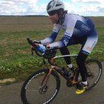 Atropellan y dejan tirado a ciclista en un barrio de Managua victima del accidente