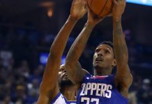 Williams anota 50 puntos y Clippers ganan a Warriors