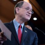 Demócrata presenta propuesta para comenzar juicio político contra Trump