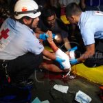 Motociclistas son brutalmente impactados por una camioneta