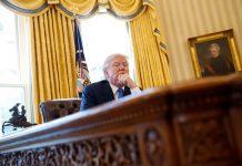 Trump dice que impuesto fronterizo aumentaría empleo en EEUU